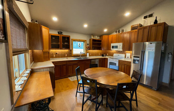Western Sky Vacation Home Kitchen